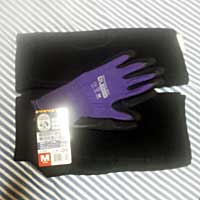 longtights_glove